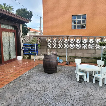 Precioso Bajo Con Piscina En *