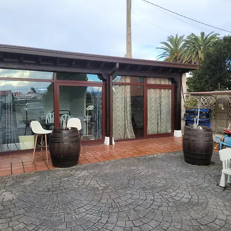 Precioso Bajo Con Piscina En *